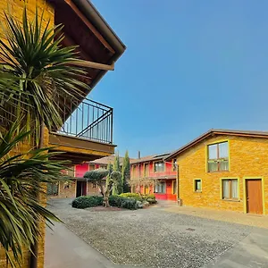 Easy Airport Private Parking Apartment